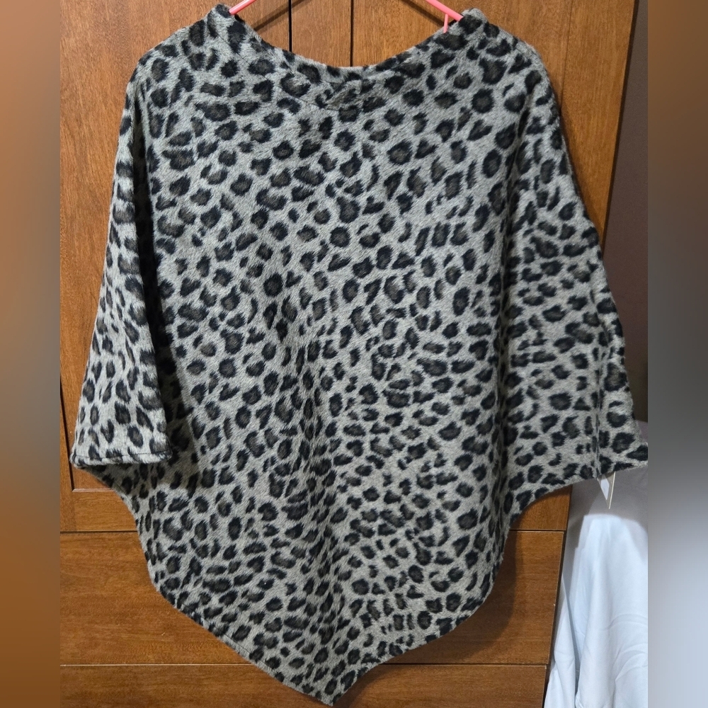 Stylish Leopard Print Poncho Sweatshirt